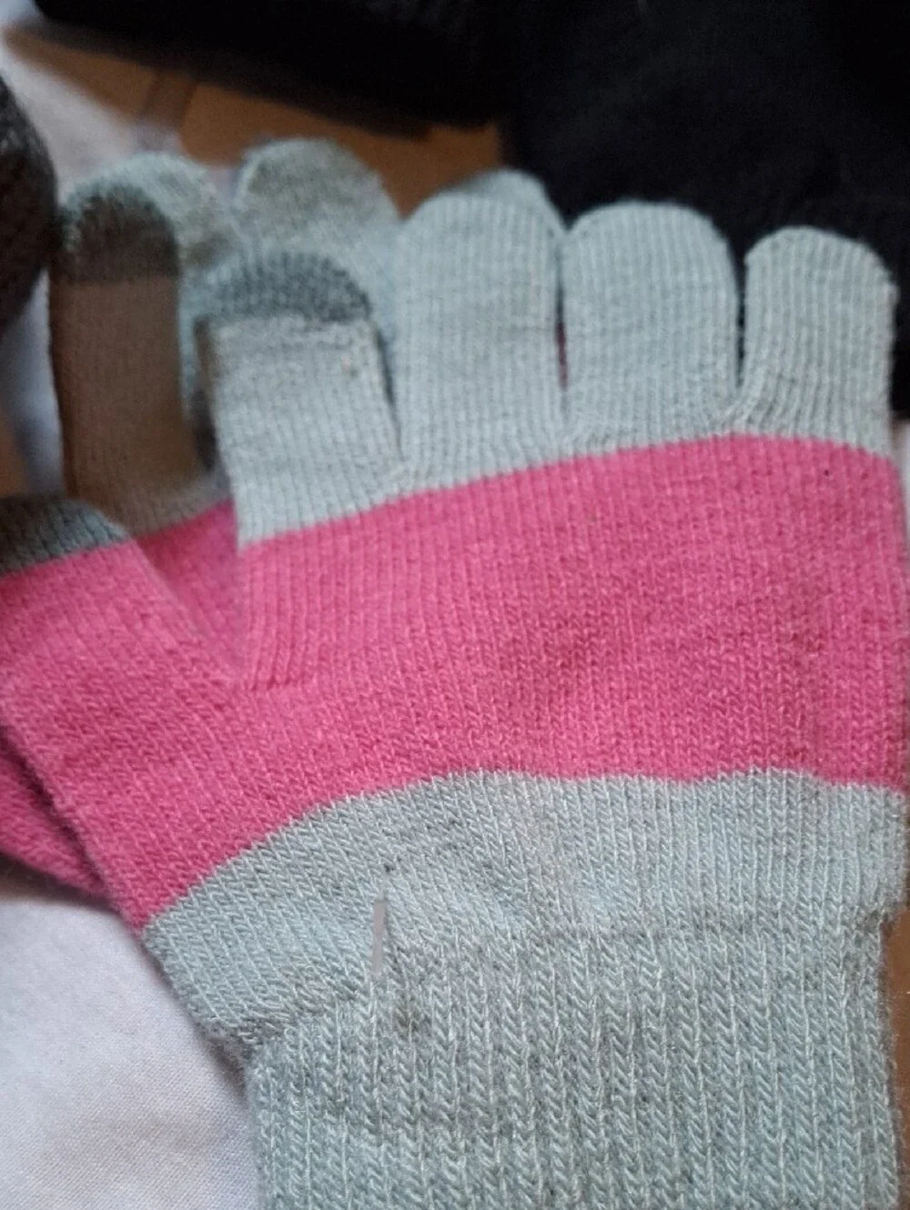 Lot Of Seven Gloves And Mittens Children's (Mis427)